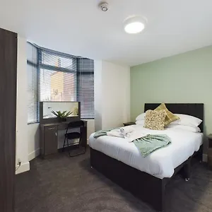 Six Bedroom - Train Station & Town Centre Location! Darlington (Durham)